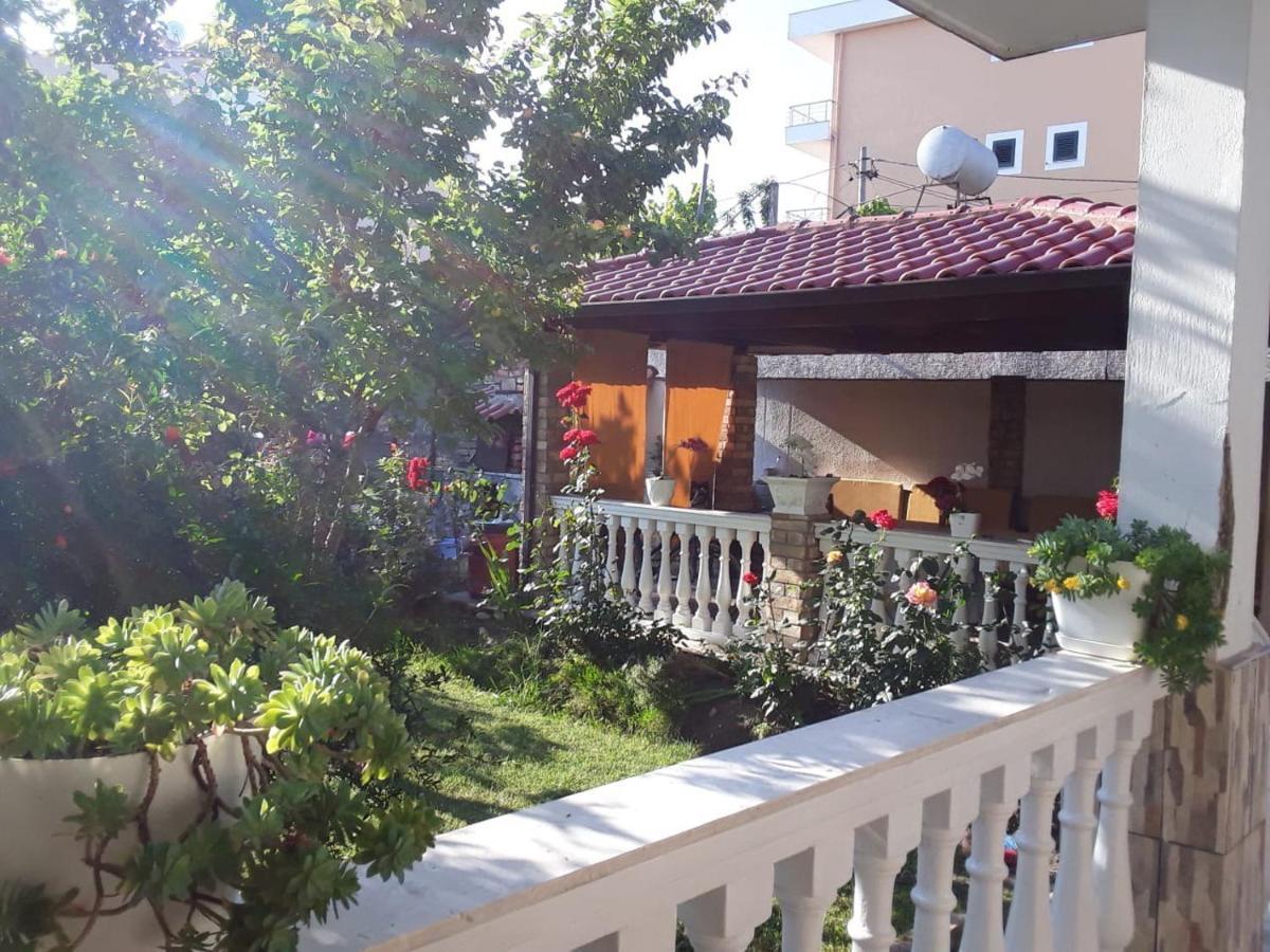 Bed & Breakfast Yellow House Vlore