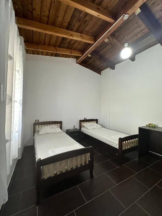 Yellow House Bed & Breakfast